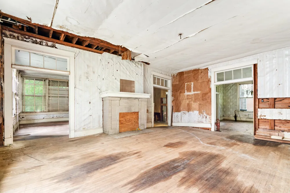 946 S Church Street Paris, TX 75460