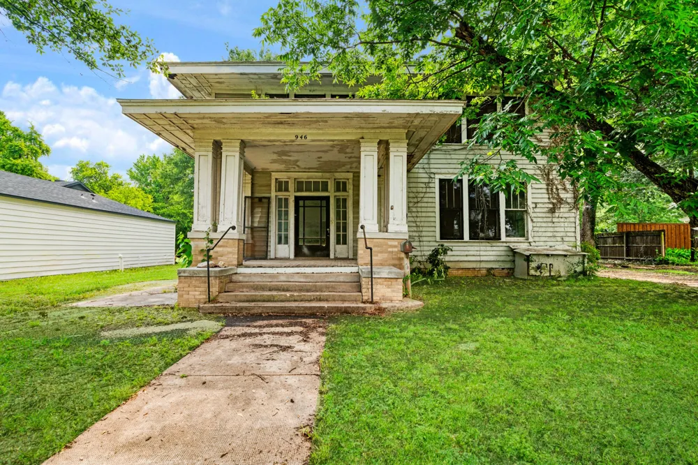 946 S Church Street Paris, TX 75460