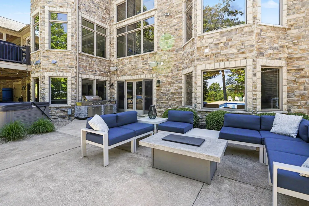 4945 S Stockbridge Drive St. Joseph, MI 49085