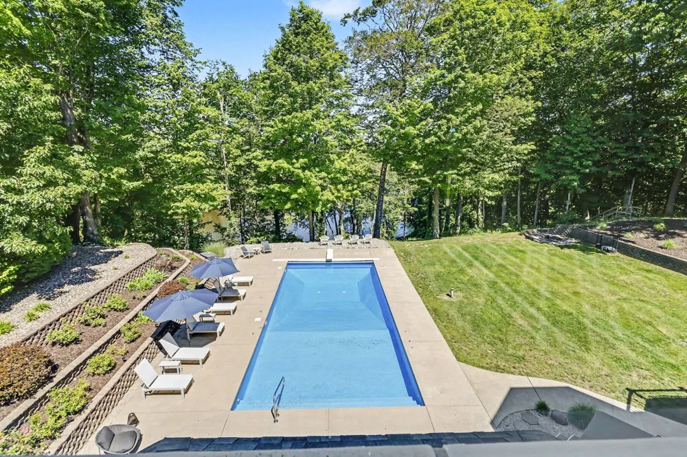 4945 S Stockbridge Drive St. Joseph, MI 49085