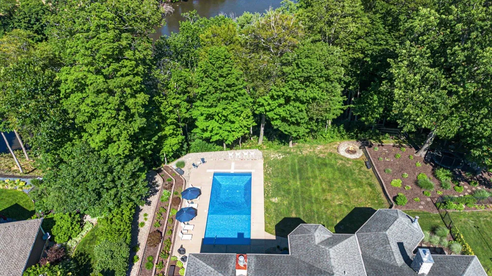 4945 S Stockbridge Drive St. Joseph, MI 49085