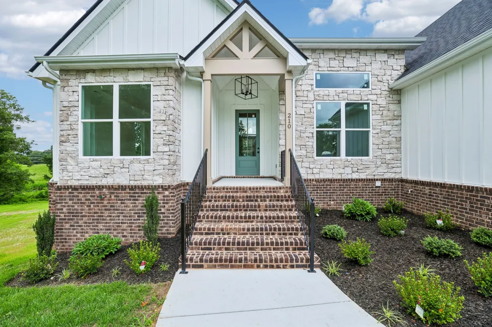 210 Cascade Dr Winchester, TN 37398