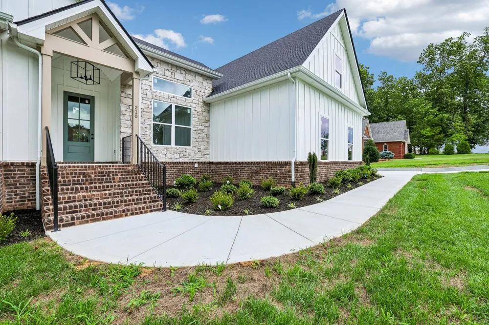210 Cascade Dr Winchester, TN 37398