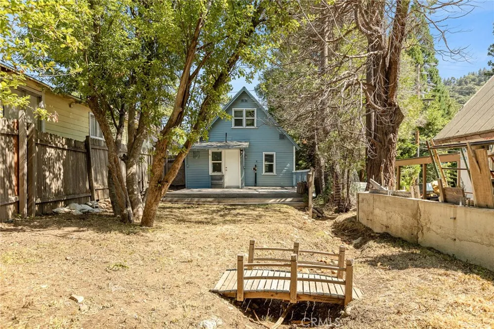23035 Waters Crestline, CA 92325
