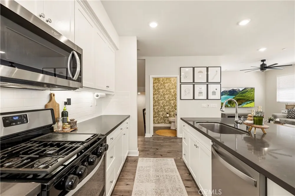 12827 Watt Lane #E Sylmar, CA 91342