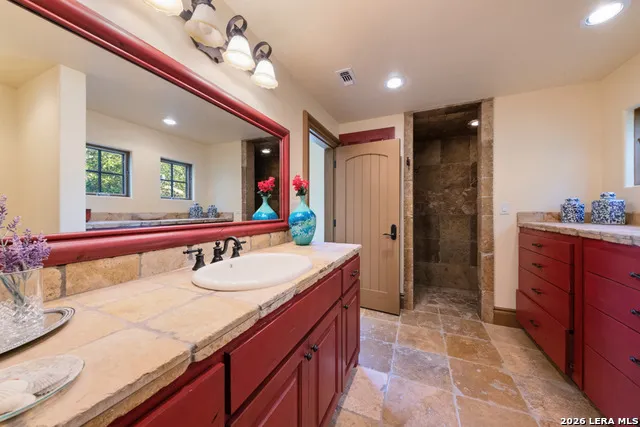 277 MAJESTIC RIDGE Comfort, TX 78013