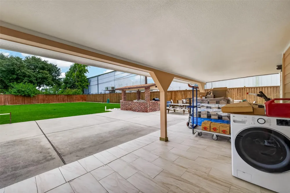 10939 Timberoak Drive Houston, TX 77043