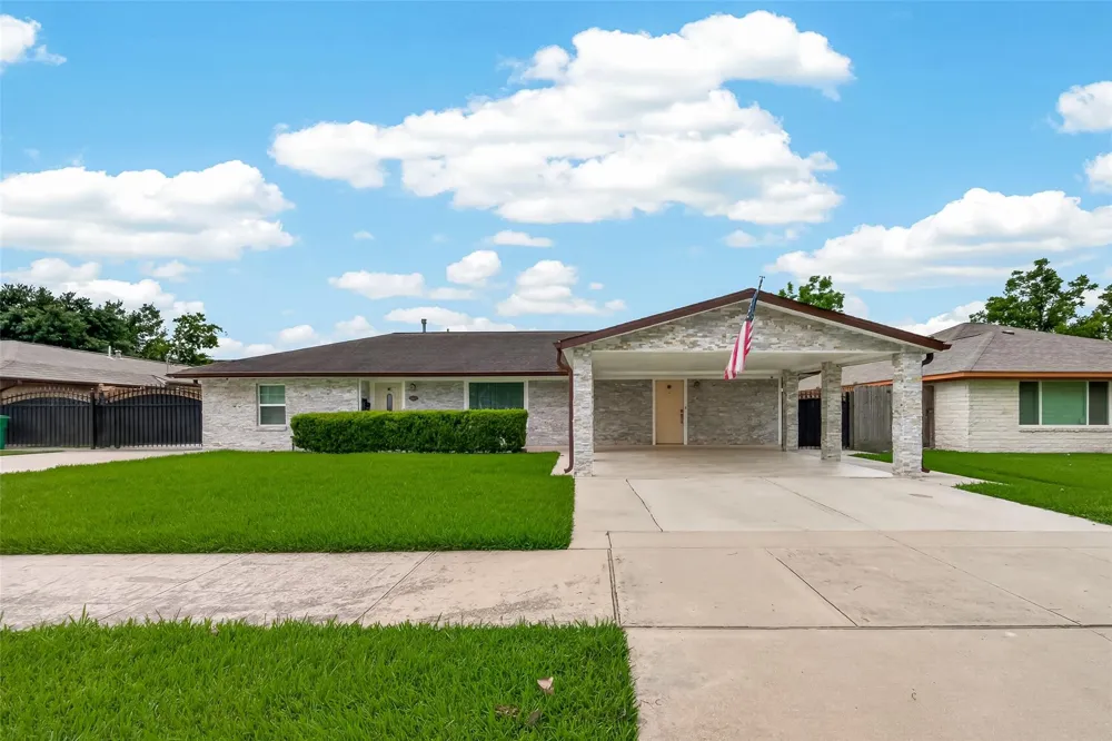 10939 Timberoak Drive Houston, TX 77043