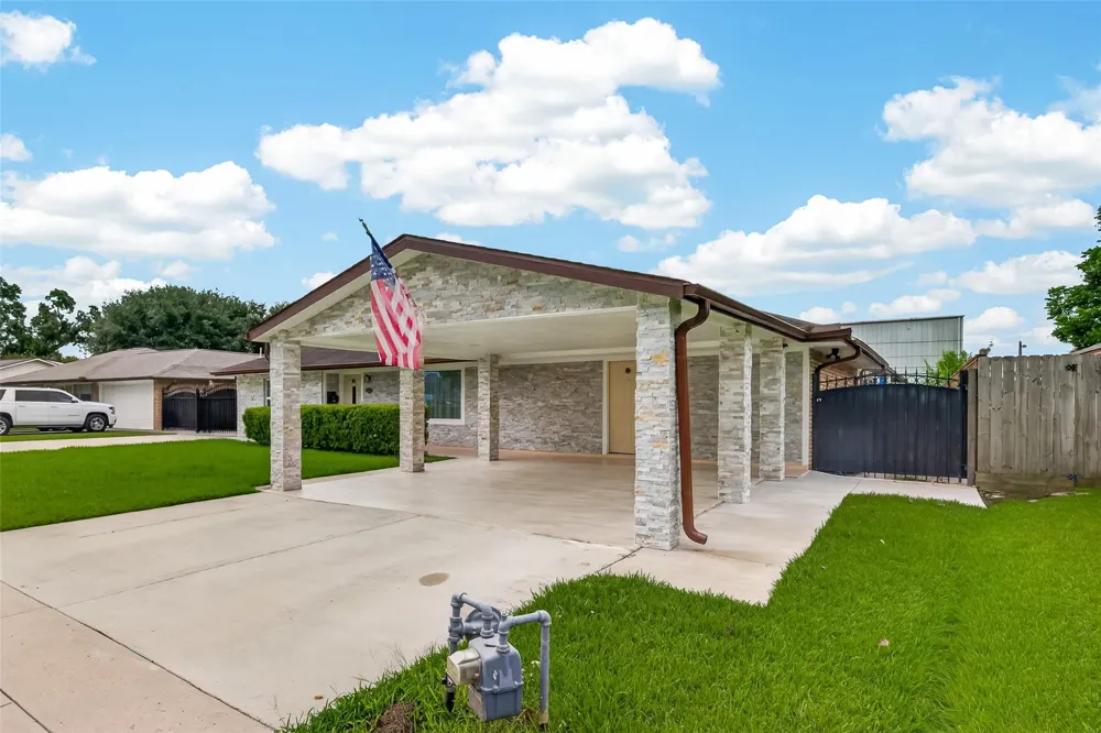10939 Timberoak Drive Houston, TX 77043