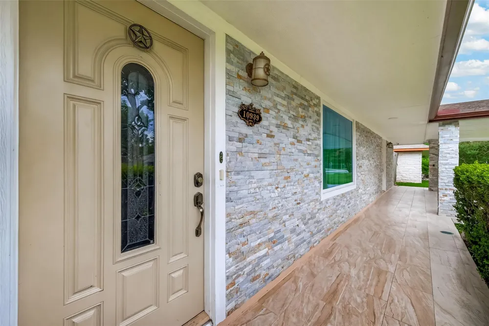 10939 Timberoak Drive Houston, TX 77043
