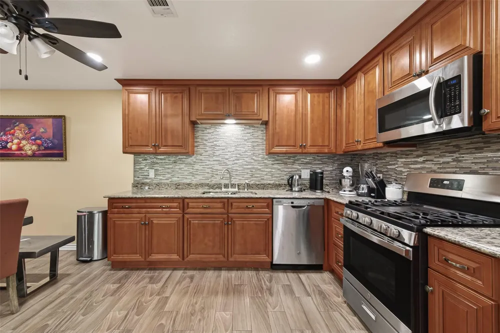 10939 Timberoak Drive Houston, TX 77043