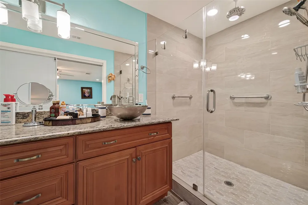10939 Timberoak Drive Houston, TX 77043