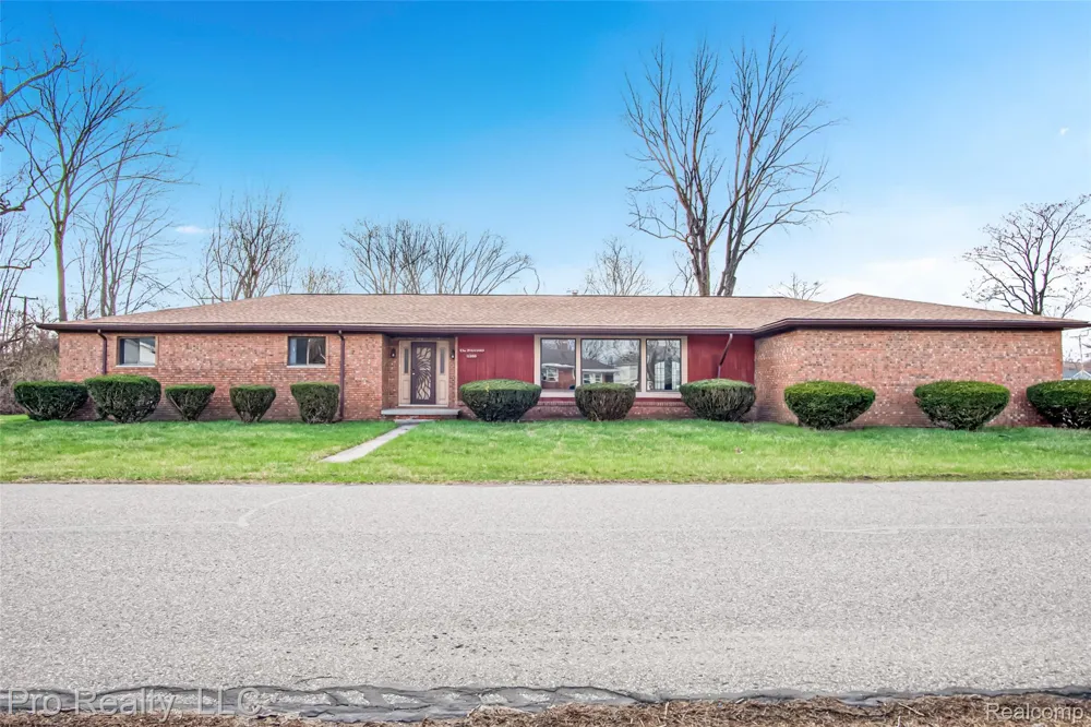 11200 Wahrman Street Romulus City, MI 48174
