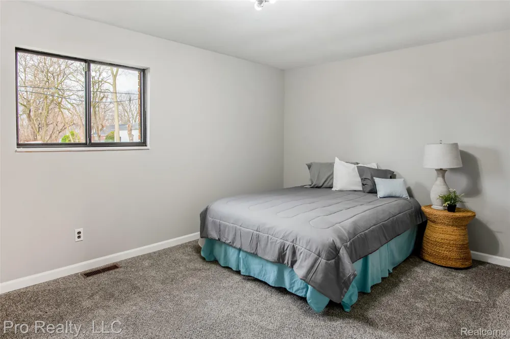 11200 Wahrman Street Romulus City, MI 48174