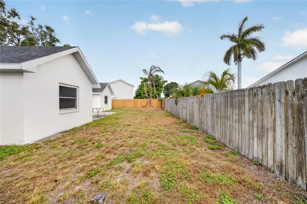 2007 59TH CIRCLE S St Petersburg, FL 33712