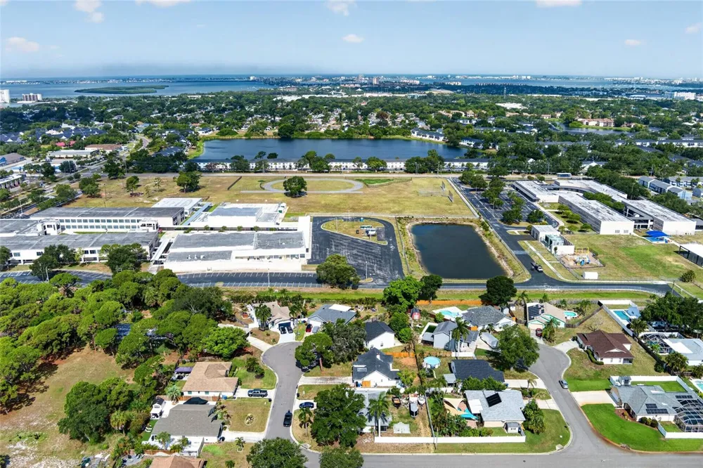 2007 59TH CIRCLE S St Petersburg, FL 33712