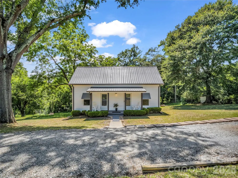 193 Middle Street Ellenboro, NC 28040