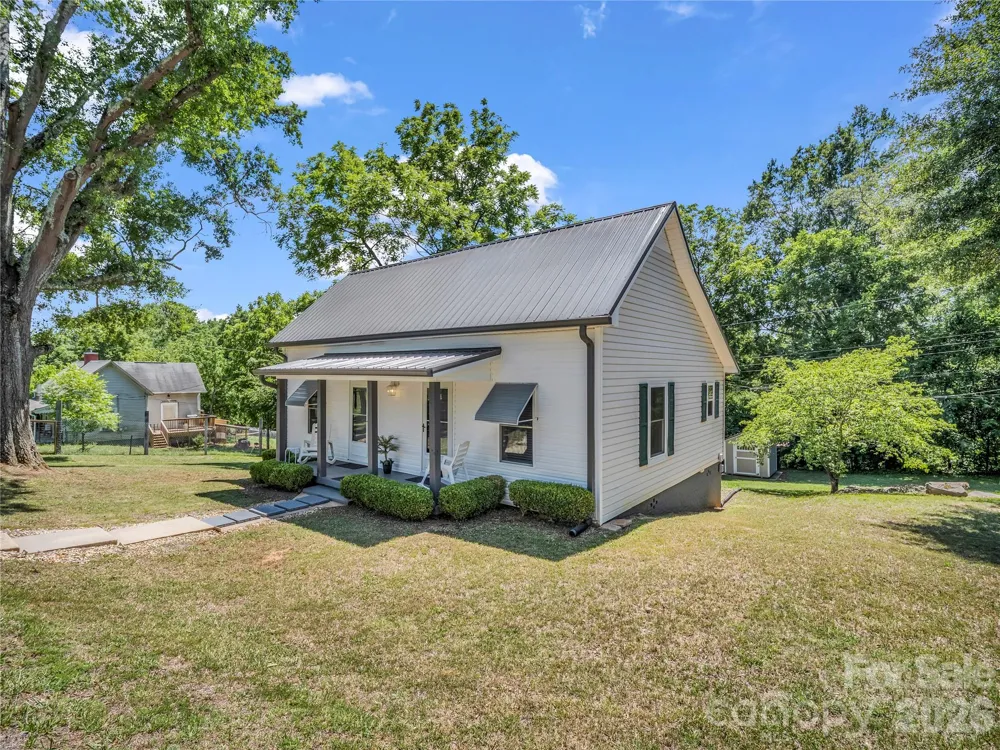 193 Middle Street Ellenboro, NC 28040