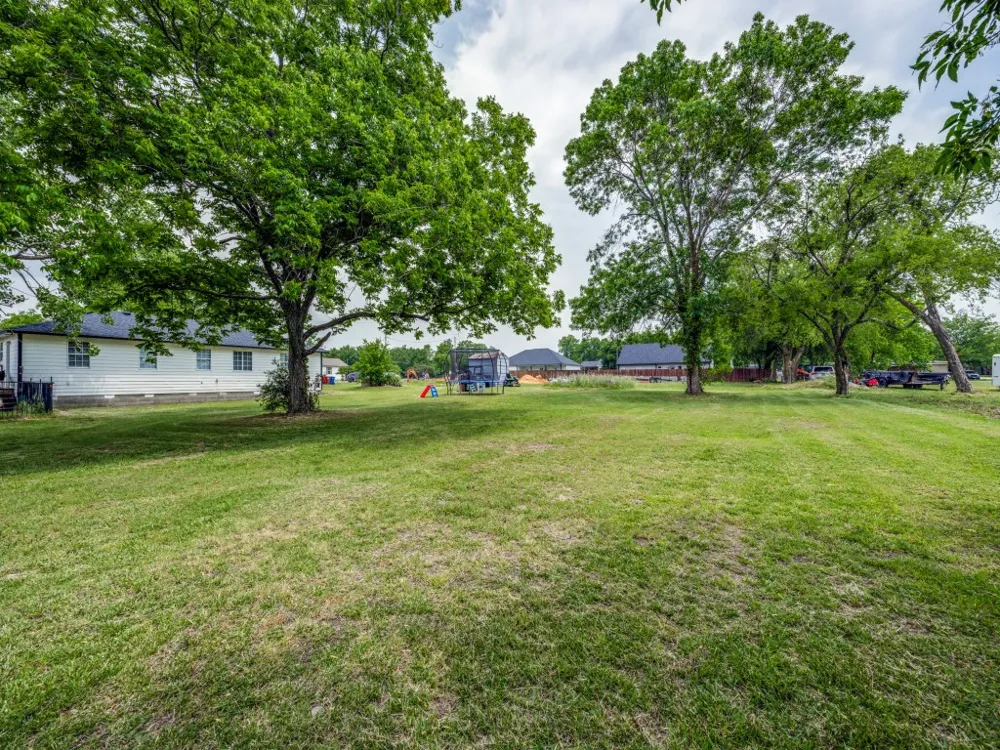 411 W Houston Street Leonard, TX 75452