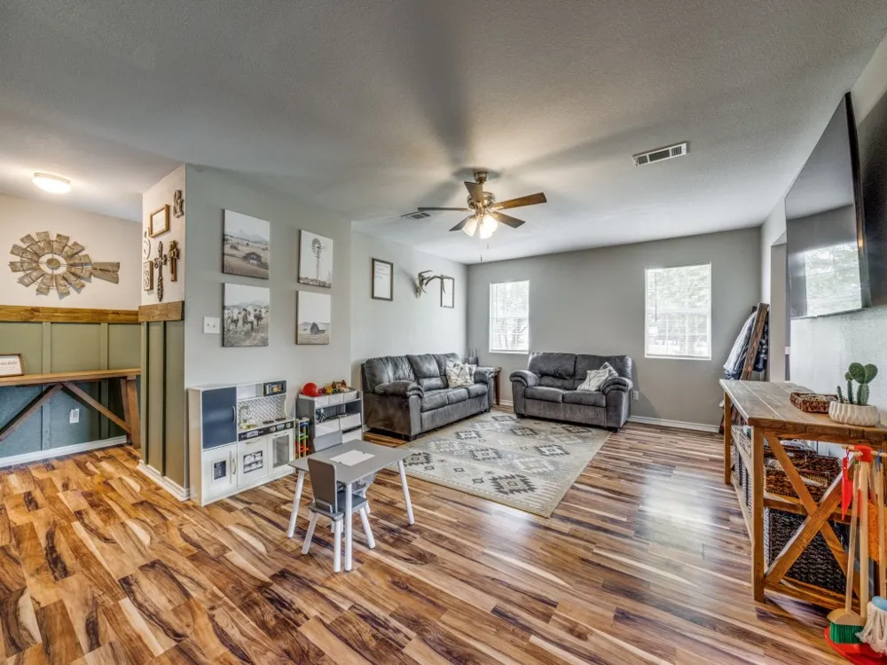 411 W Houston Street Leonard, TX 75452