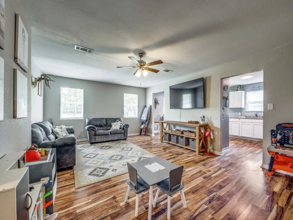 411 W Houston Street Leonard, TX 75452