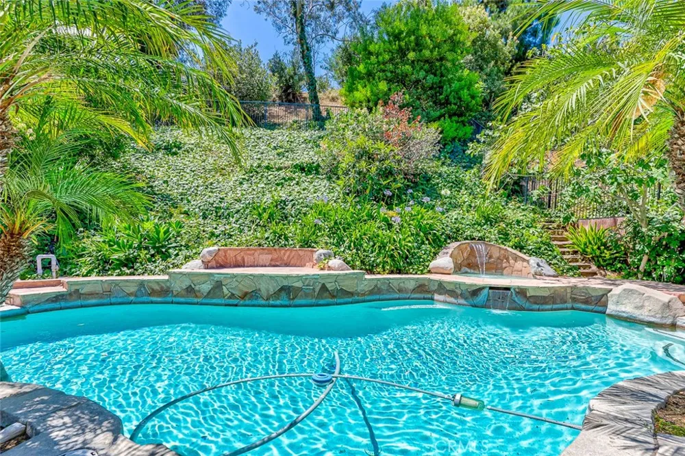 530 W Wedgewood La Habra, CA 90631
