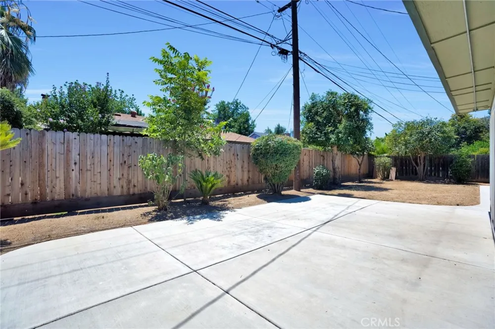 2938 E Willis Fresno, CA 93726