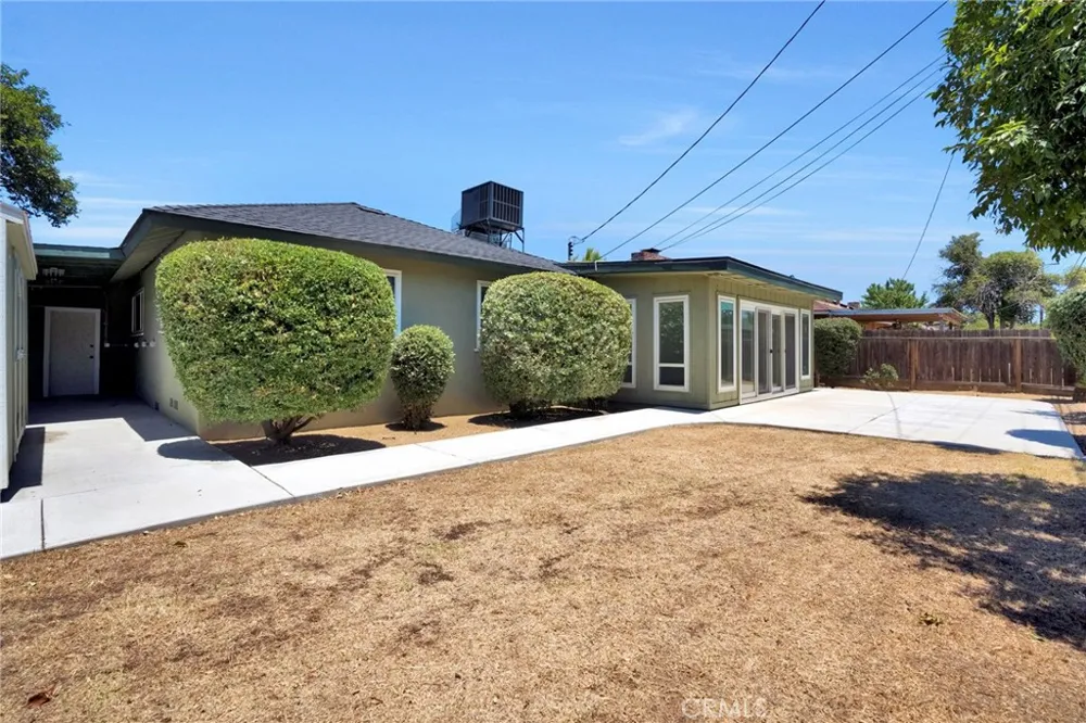 2938 E Willis Fresno, CA 93726