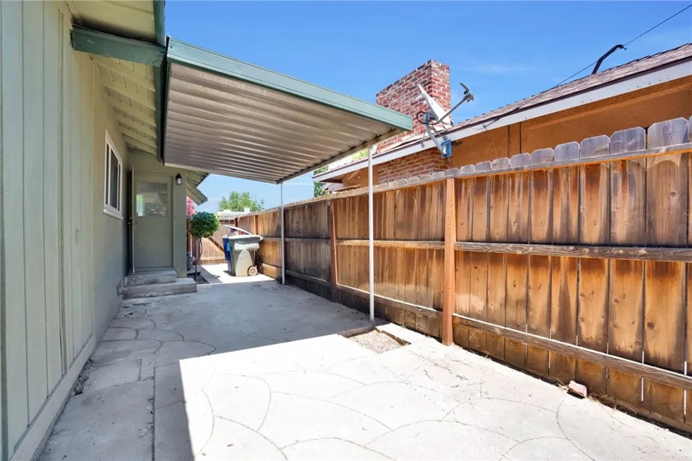 2938 E Willis Fresno, CA 93726