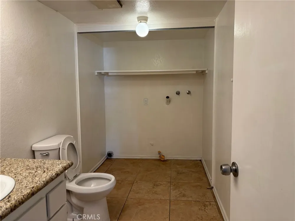 16595 Upland #E Fontana, CA 92335