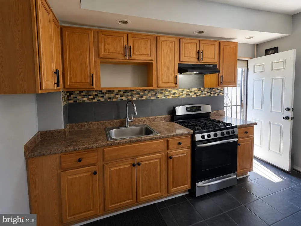 4801 10TH STREET Philadelphia, PA 19141