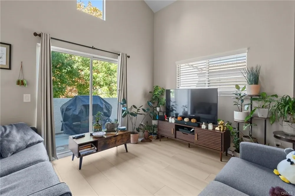 24496 Valle Del Oro #204 Newhall, CA 91321