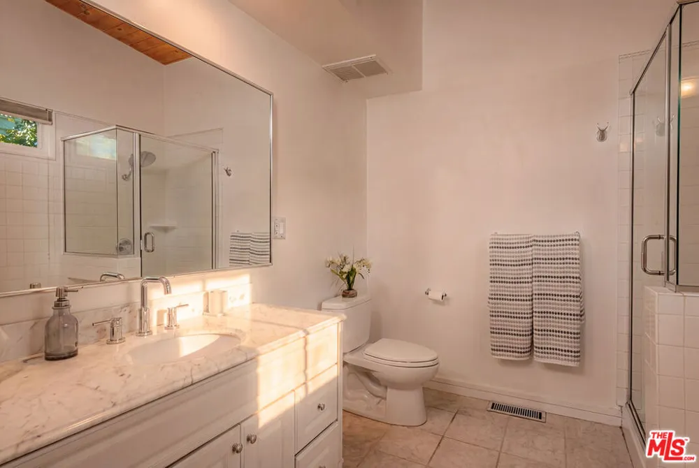 679 Wonder View Drive Calabasas, CA 91302