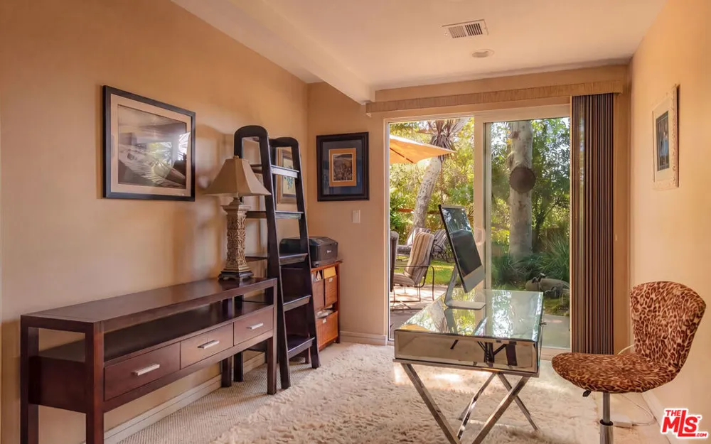 679 Wonder View Drive Calabasas, CA 91302