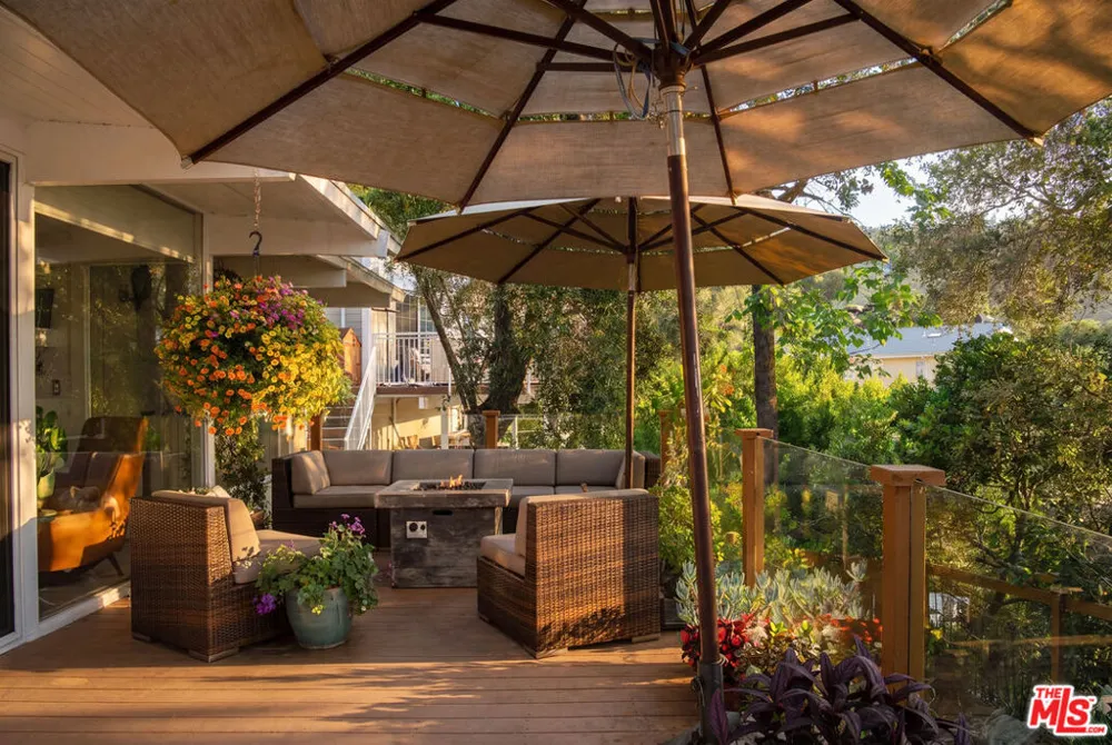 679 Wonder View Drive Calabasas, CA 91302