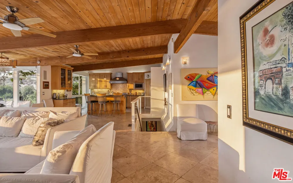 679 Wonder View Drive Calabasas, CA 91302