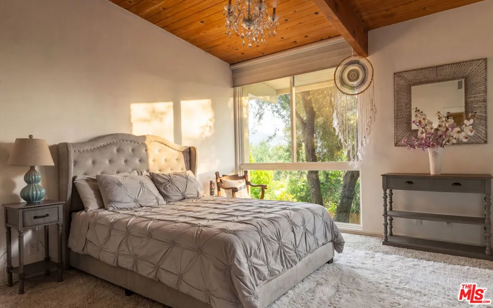 679 Wonder View Drive Calabasas, CA 91302