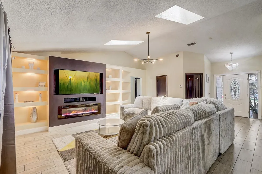 2191 ALCLOBE CIRCLE Ocoee, FL 34761
