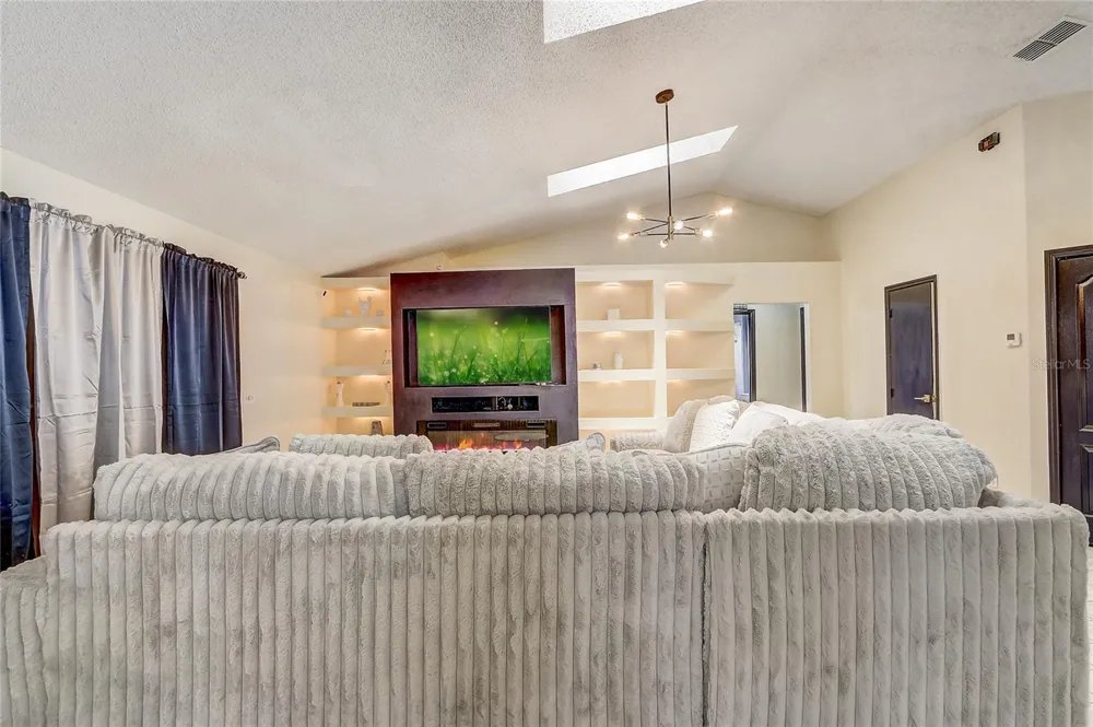 2191 ALCLOBE CIRCLE Ocoee, FL 34761