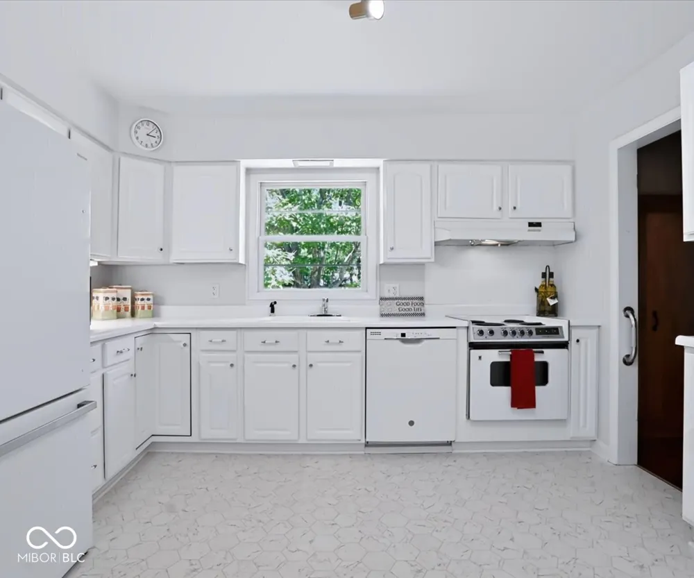 811 S Eastside Drive Bloomington, IN 47401