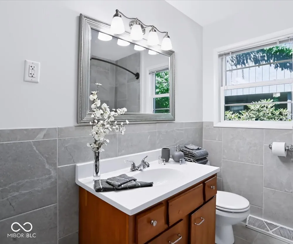 811 S Eastside Drive Bloomington, IN 47401