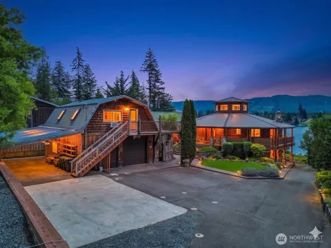 17049 Lake Point Drive SE
