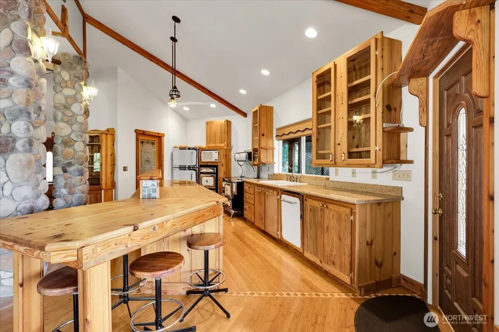 17049 Lake Point Drive SE Yelm, WA 98597
