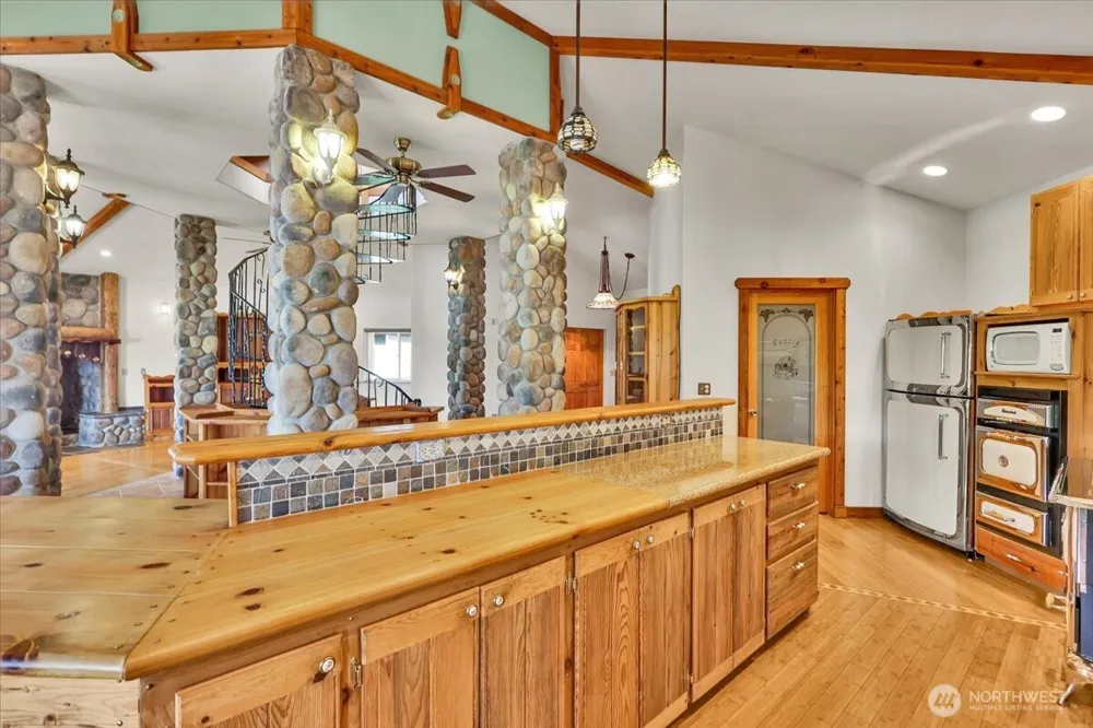 17049 Lake Point Drive SE Yelm, WA 98597