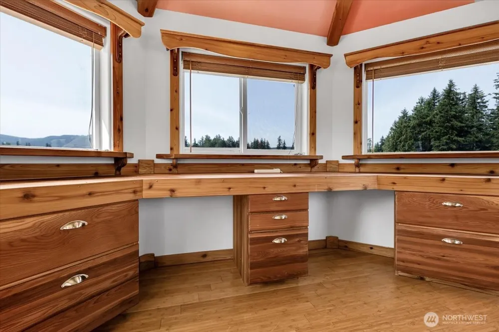17049 Lake Point Drive SE Yelm, WA 98597