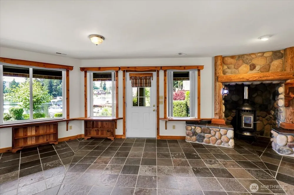 17049 Lake Point Drive SE Yelm, WA 98597