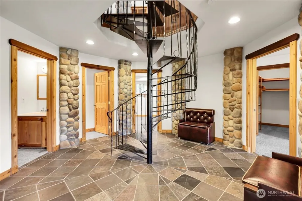 17049 Lake Point Drive SE Yelm, WA 98597