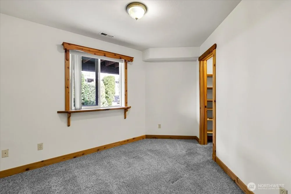 17049 Lake Point Drive SE Yelm, WA 98597