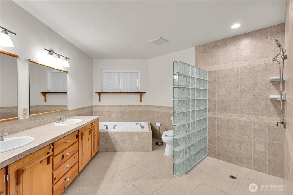 17049 Lake Point Drive SE Yelm, WA 98597