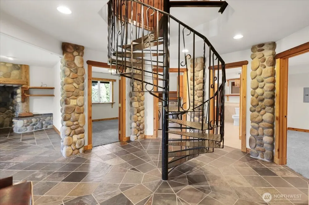 17049 Lake Point Drive SE Yelm, WA 98597